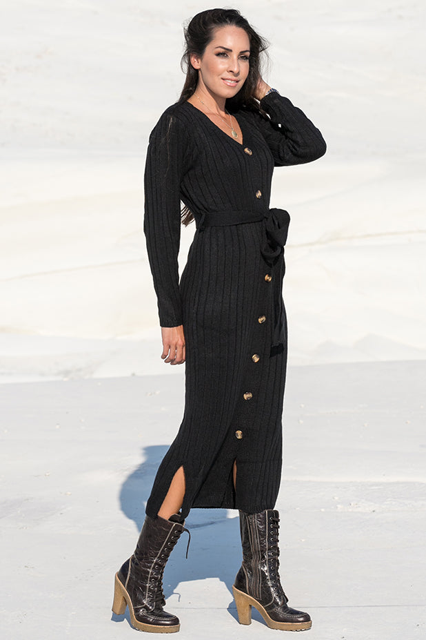 Queencii – Miria Button Down Cardigan – Dress Black