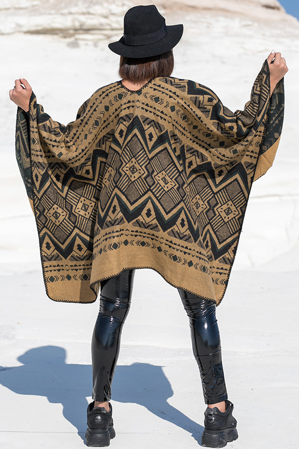 Queencii – Chiara Aztec Cape Brown Black