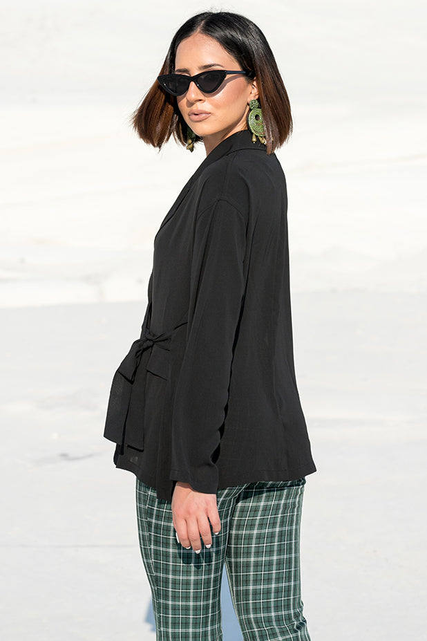 Queencii – Cora Lightweight Wrap Shirt Black