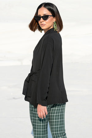 Queencii – Cora Lightweight Wrap Shirt Black