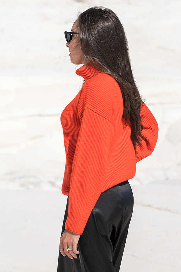 Queencii – Sarah High Collar Sweater Orange Red