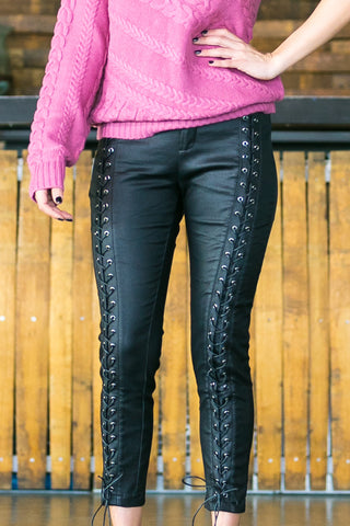  Queencii - Berlin Cropped Lace Pants Black 2025