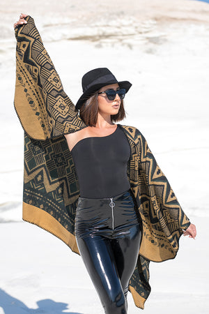 Queencii – Chiara Aztec Cape Brown Black