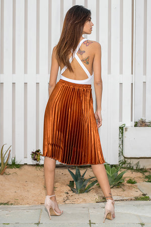 Queencii – 65cm Long Glow Night Metallic Pleated Long Skirt Caramel