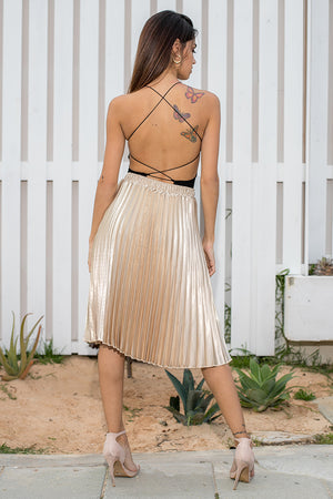 Queencii – 65cm Long Glow Night Metallic Pleated Long Skirt Gold