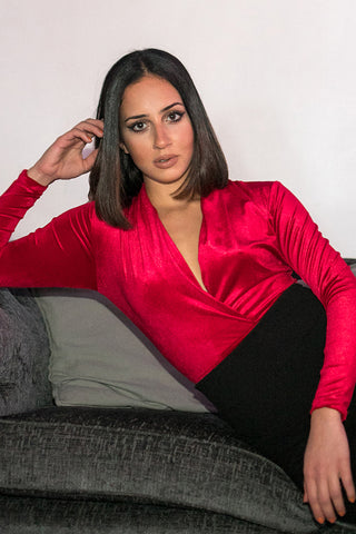  Queencii – Grace V-Neck Velvet Bodysuit Red 2025